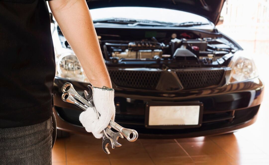 Un coche inmóvil puede sufrir daños en sus sistemas internos y en los componentes externos. Foto: Freepik