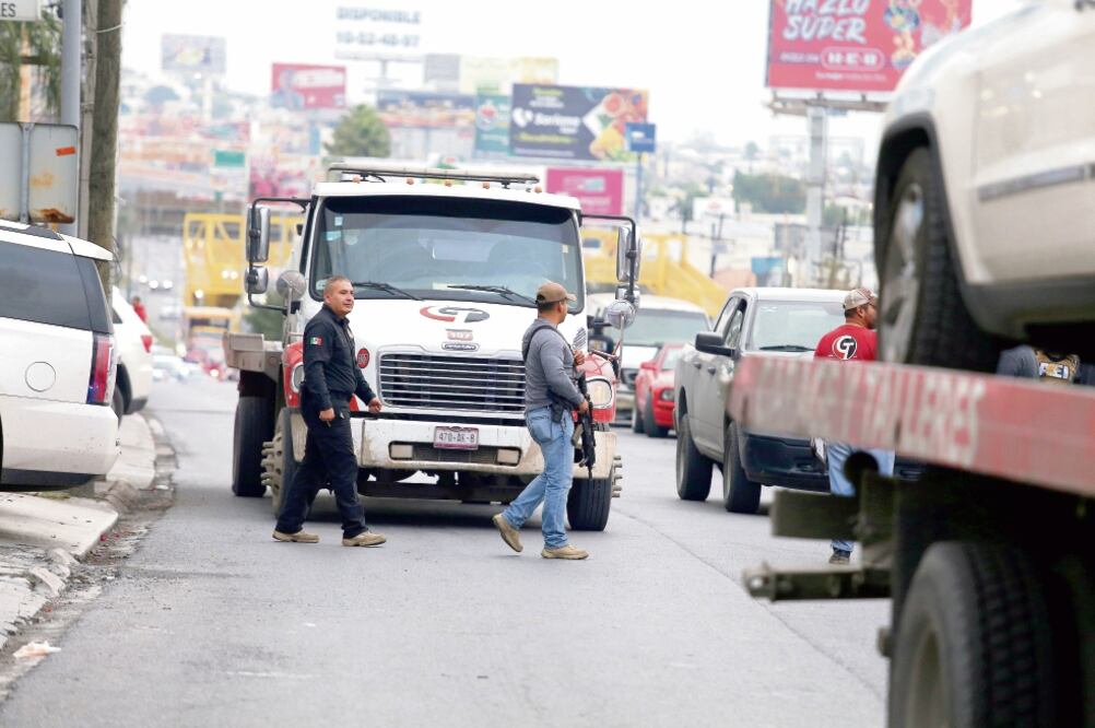Despliegue. Elementos de la Agencia Estatal de Investigaciones, durante una de las acciones de la lucha contra la delincuencia organizada. Foto: EMILIO VÁSQUEZ. EL UNIVERSAL