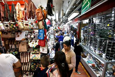 Piratería y ambulantaje, un negocio familiar