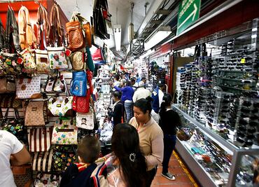 Piratería y ambulantaje, un negocio familiar