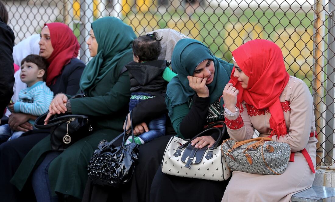 Los casos de las personas a las que ya se concedió el asilo serán reexaminados. La reagrupación familiar, asimismo, quedará suspendida en el país, uno de los que más ciudadanos sirios acogió en Europa. Foto: Archivo. El Universal