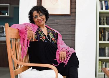 Malva Flores apuesta por la crítica en épocas de oscuridad