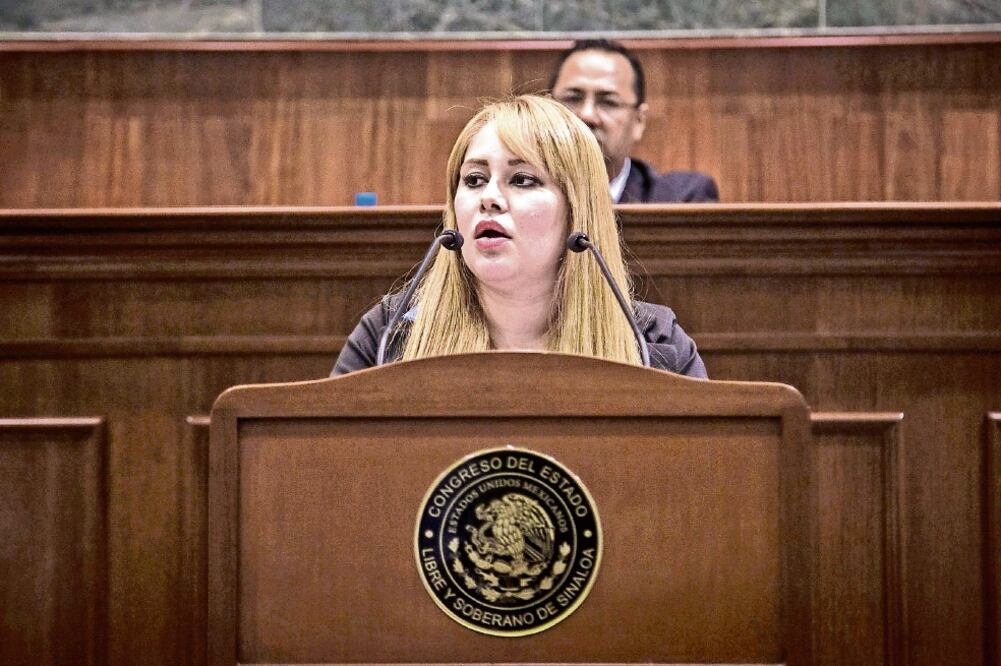 La PGR solicitó y obtuvo del Congreso de Sinaloa la constancia de mayoría que acredita como integrante de órgano legislativo a la diputada local Lucero Sánchez López, vinculada con 'El Chapo' (ARCHIVO EL UNIVERSAL)