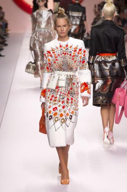 Guía para combinar el Living Coral, color de este año