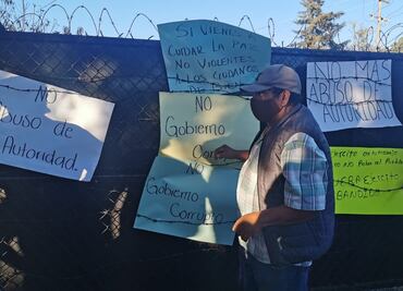 Pobladores de Los Reyes y Peribán, Michoacán, se manifiestan en base militar