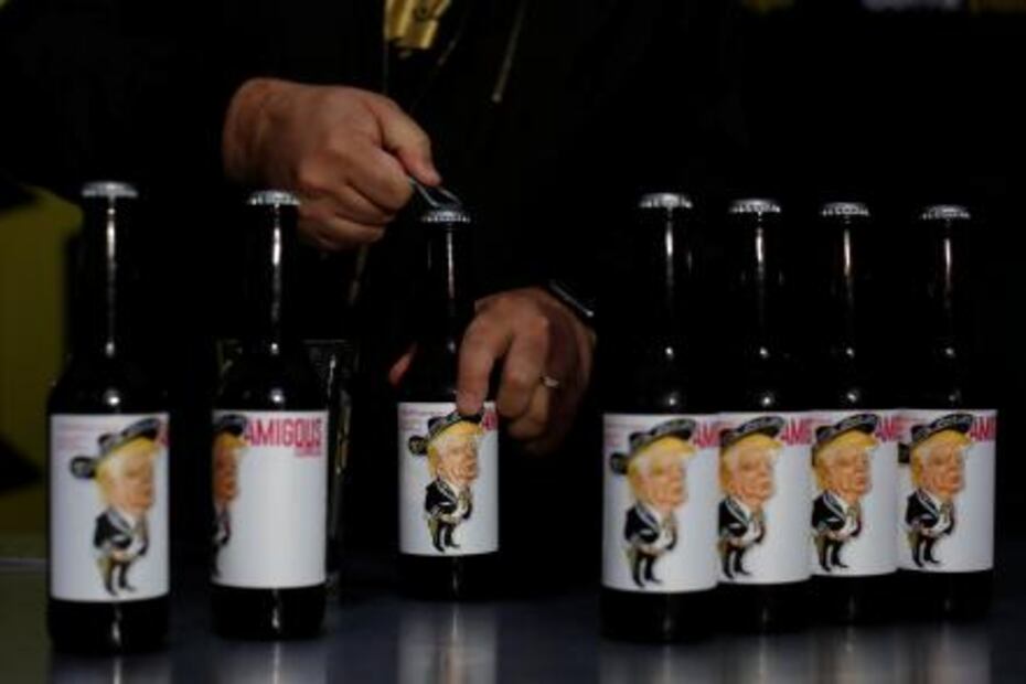 Donald Trump de mariachi es la imagen de una cerveza