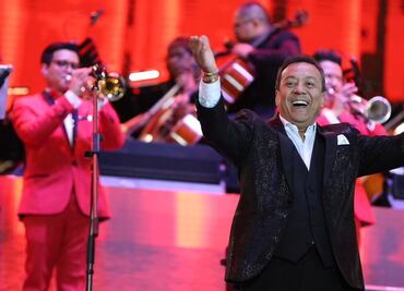 La Sonora Santanera celebra el amor en el Zócalo al ser declarado Patrimonio cultural vivo de la CDMX