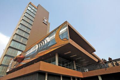 Gremios de Medicina y Derecho, por la Rectoría