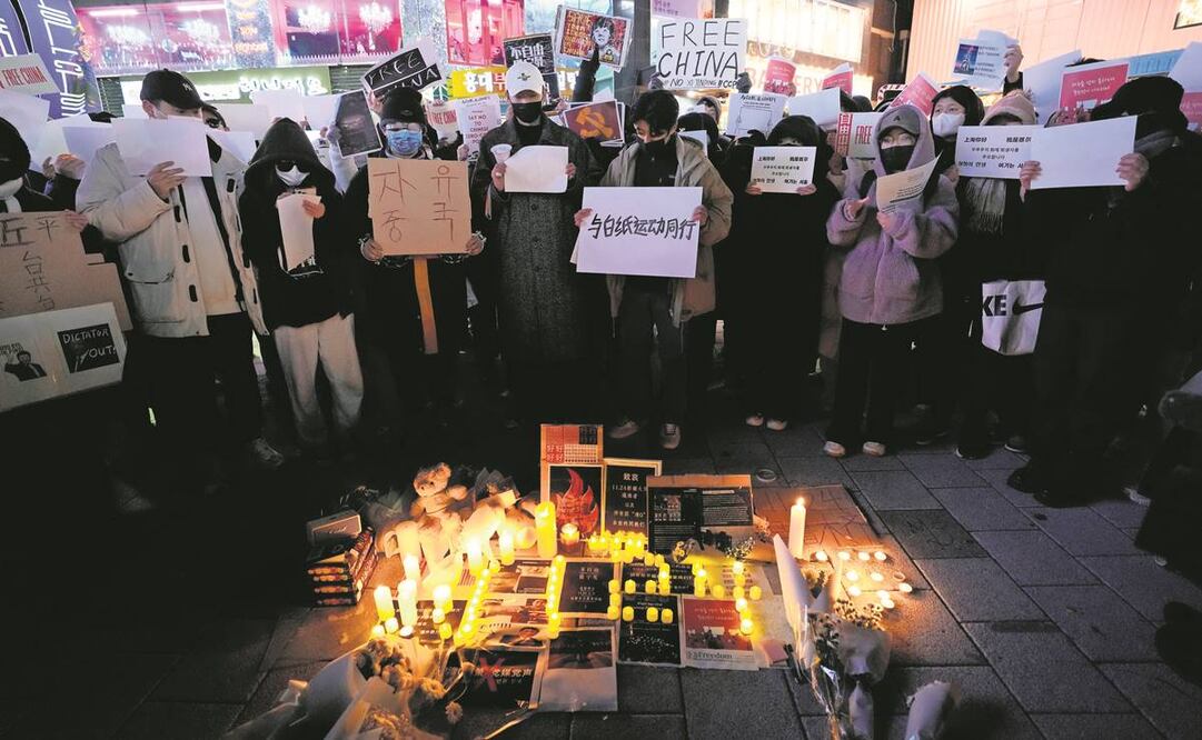 Asistentes a una manifestación en Seúl para denunciar las políticas de Cero Covid del gobierno chino.Foto: Ahn Young-joon. AP