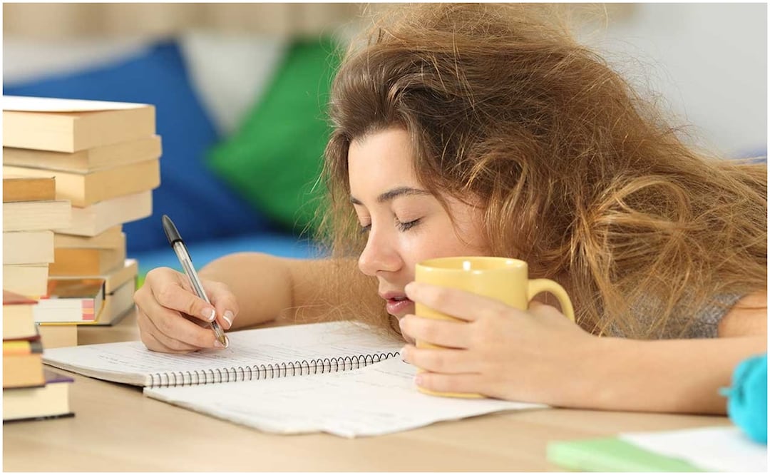 Confinamiento por Covid-19 provocó que los estudiantes experimentaran diversos factores que afectaron su estado de ánimo, como mal humor y cambios en sus patrones de sueño. Foto: Especial