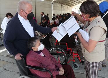 Vacuna de refuerzo antiCovid causa aglomeraciones en sedes; Gobierno llama a respetar organización