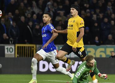 Raúl Jiménez anota exquisito gol en la Premier League ante el Everton