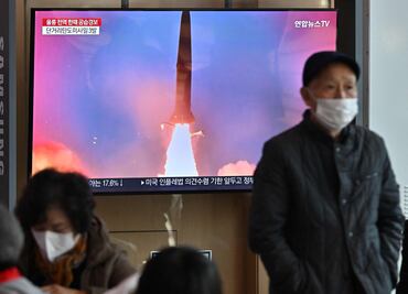 Corea del Norte dispara dos misiles no identificados al mar de Japón