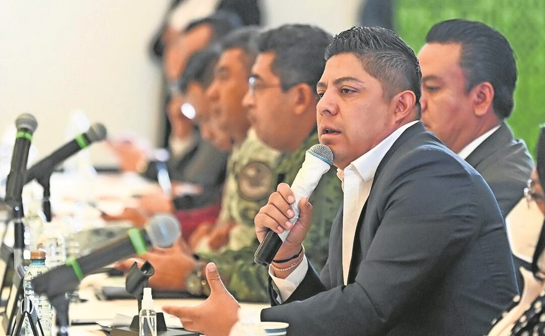 El gobernador Ricardo Gallardo exhortó a los alcaldes potosinos a ser contundentes en las acciones contra la delincuencia.