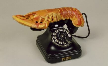 Subastarán teléfono langosta de Salvador Dalí
