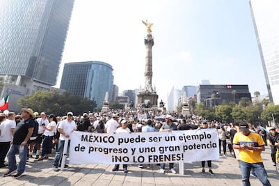 Marchan a favor de la construcción del nuevo aeropuerto en Texcoco