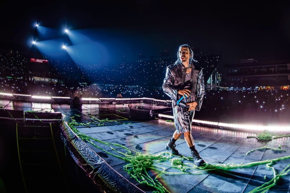 El boricua recibió piropos y regalos sobre el escenario, Foto: Santiago Covarrubias / Ocesa