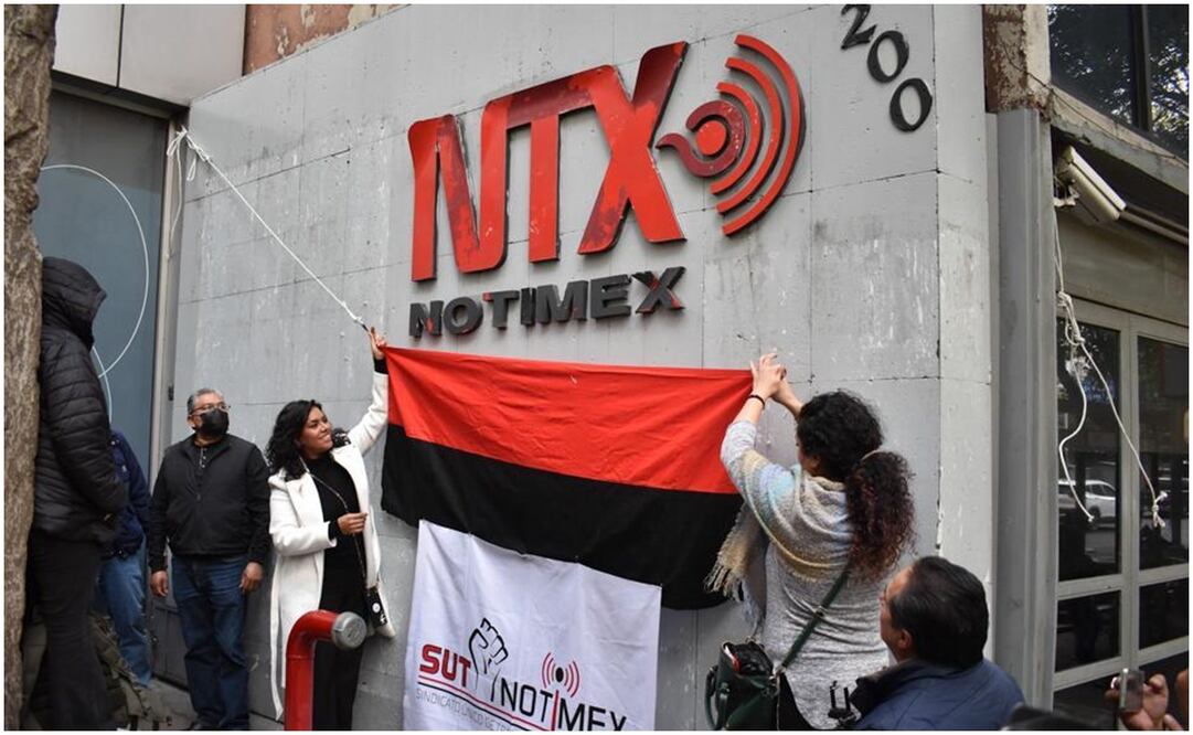 Tras 3 años y 10 meses, Notimex termina huelga, trabajadores reciben pago de indemnizaciones. Foto: Abril Ángulo/ EL UNIVERSAL