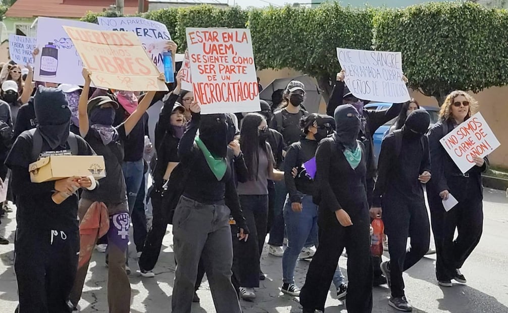 El contingente exigió a las autoridades estatales el esclarecimiento del asesinato y justicia para la joven. | Foto: Justino Miranda / EL UNIVERSAL
