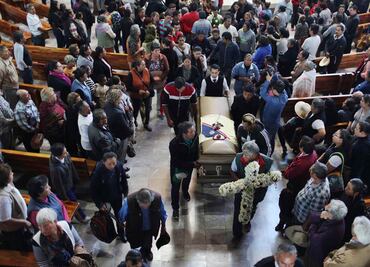 Panteón de Tlahuelilpan es insuficiente para sepultar a muertos por explosión