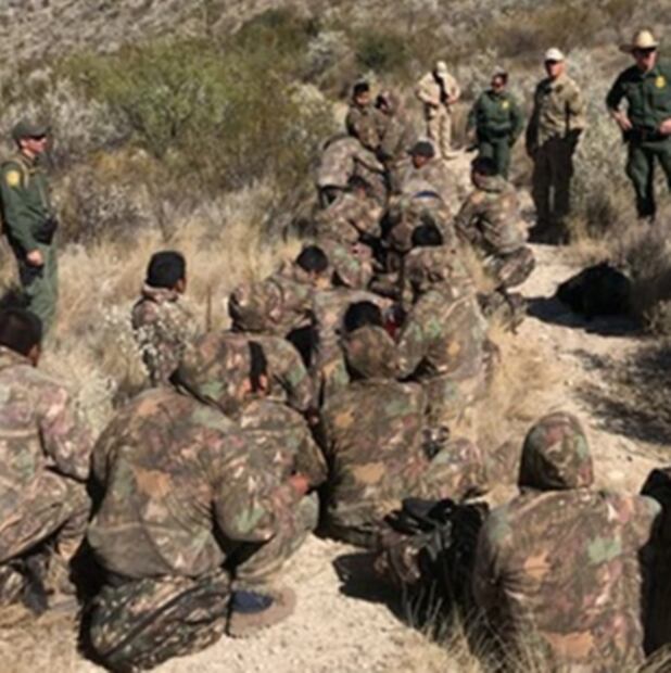 Migrantes usan ropa militar para intentar cruzar a EU: Patrulla Fronteriza