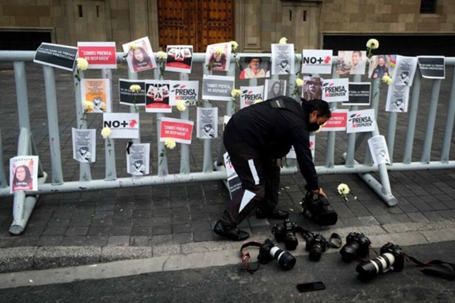 Periodistas se manifiestan en Segob; minuto a minuto de las protestas en todo el país