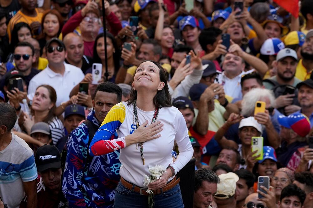 La líder opositora venezolana María Corina Machado se dirige a sus seguidores durante una protesta contra el presidente Nicolás Maduro, en Caracas, Venezuela, el 9 de enero de 2025. Foto: AP