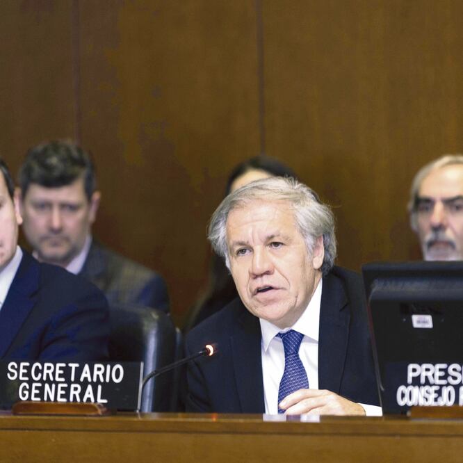 Postura. El secretario general de la OEA, Luis Almagro, dijo que en la democracia no puede existir la represión. EFE