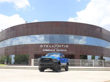 Stellantis suspende producción en México y Canadá; anuncio ocurre tras aranceles de Trump y afectará a miles de trabajadores