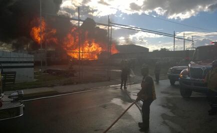 Al menos 100 elementos atendieron incendio en Edomex