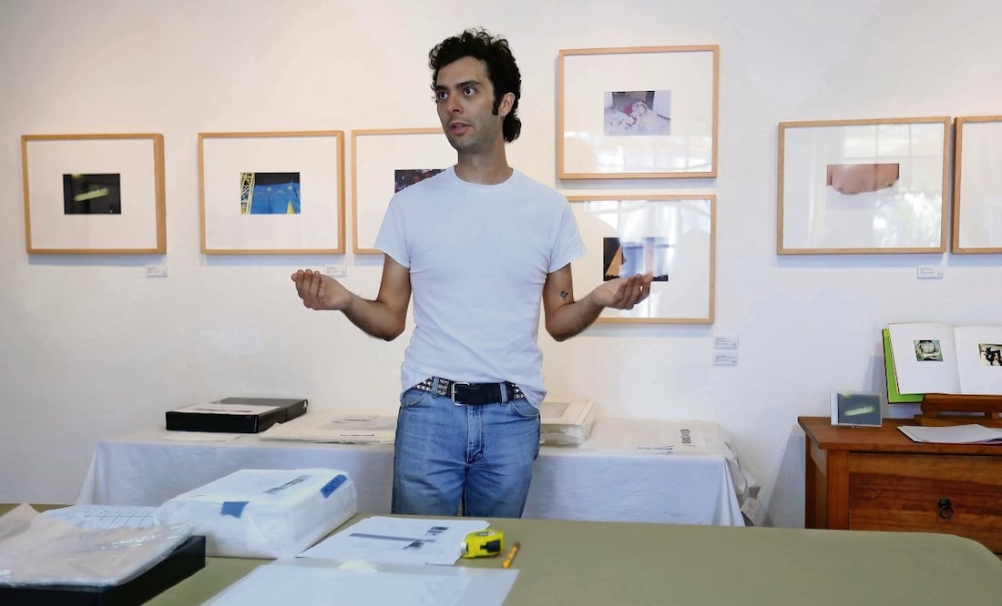 El fotógrafo Javier Silva Pérez asegura que uno de sus principales referentes es el reconocido Manuel Álvarez Bravo. (12/03/2025) Foto: Fernanda Rojas | El Universal