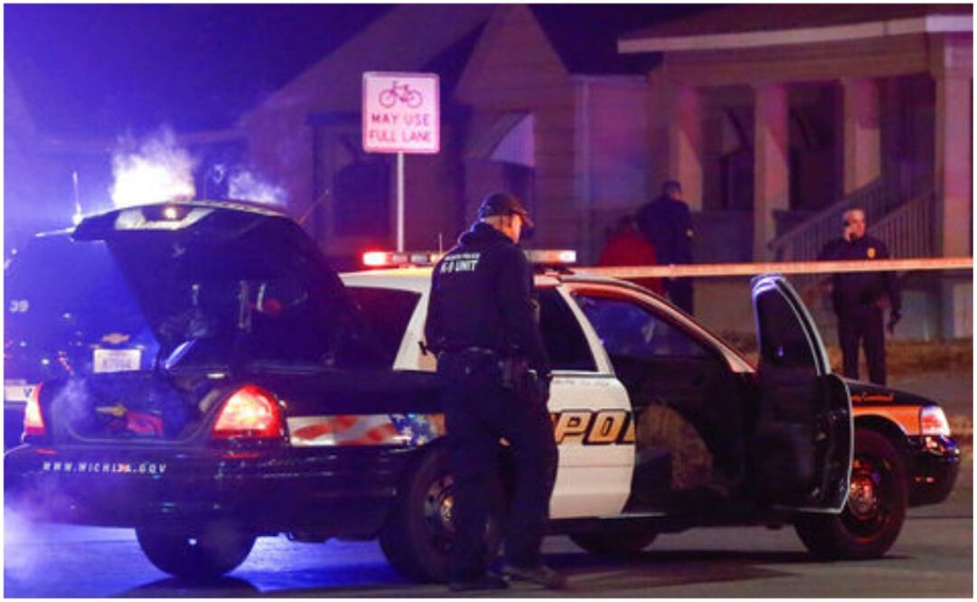 Se denomina "swatting" cuando bromistas llaman al 911 para reportar un hecho falso