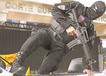 Amenaza Bukele con proseguir con su “limpia”