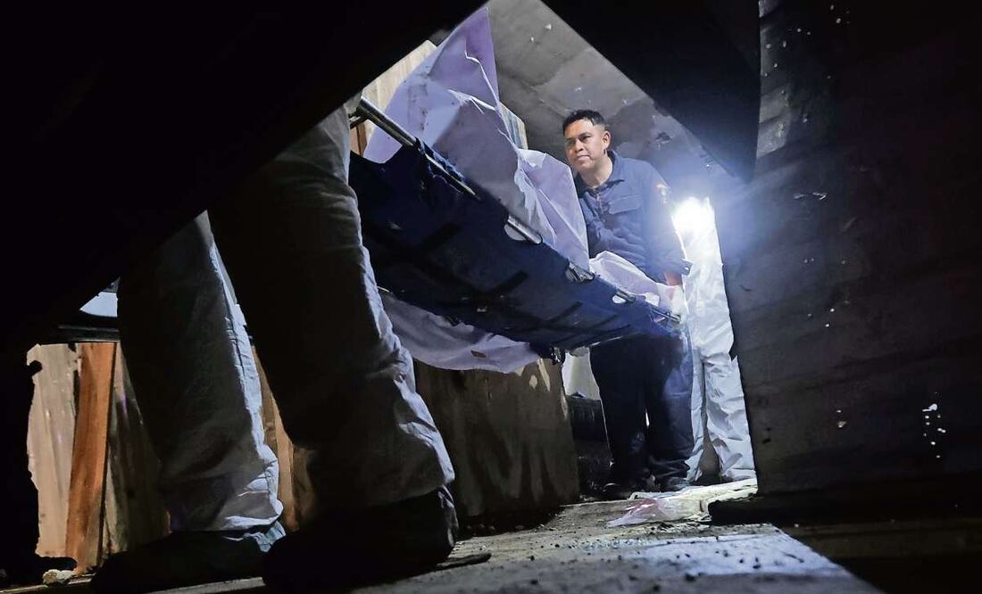 El cuerpo de una mujer fue hallado encapsulado en cemento. Foto: Valente Rosas / EL UNIVERSAL