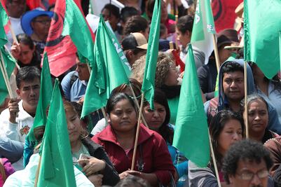 Tras mitin, caravana de campesinos se dirige a Sagarpa