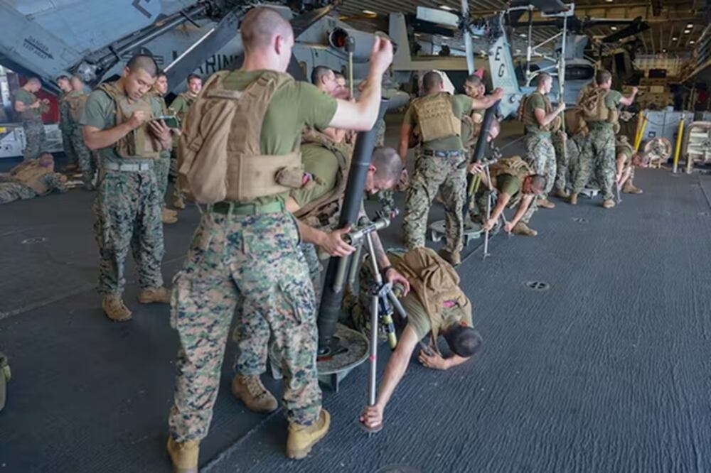 Infantes de Marina entrenando en el buque Iwo Jima. FOTO: EJÉRCITO DE EU