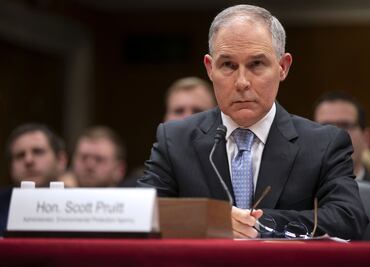 Tras escándalos, renuncia jefe de la agencia ambiental de EU; Trump anuncia reemplazo