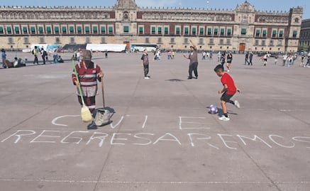 Familias y turistas vuelven a disfrutar del Zócalo
