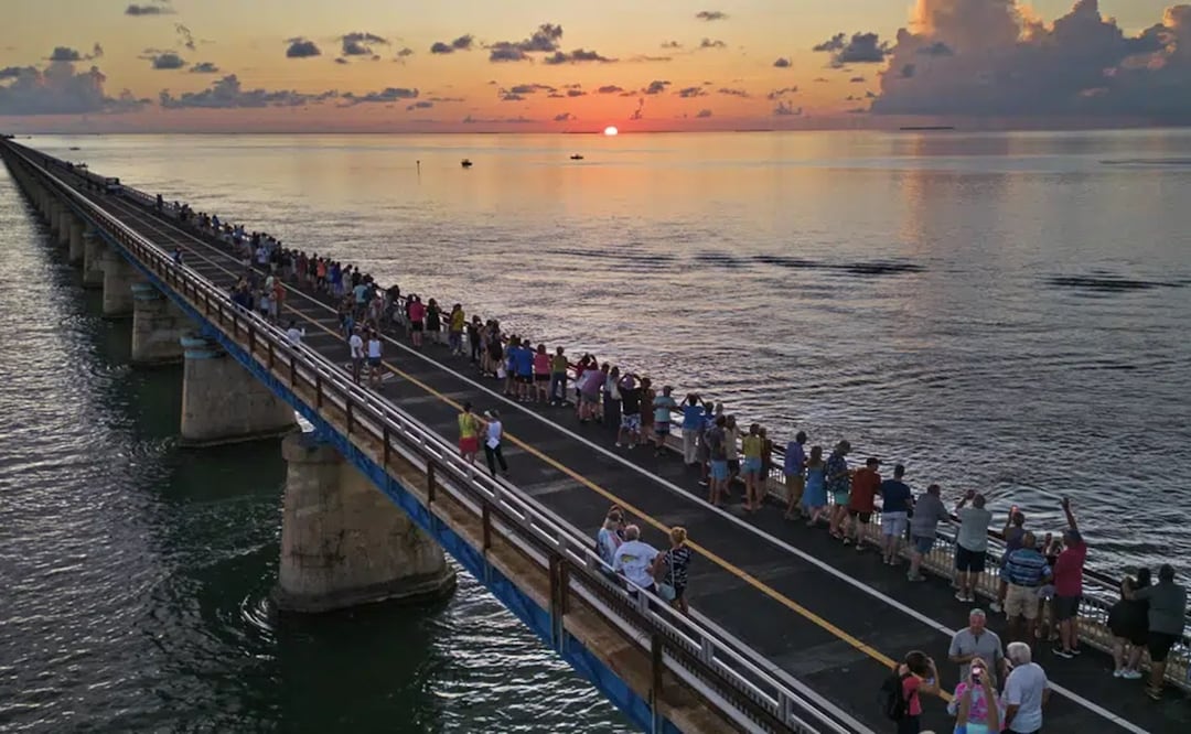 Una celebración por el bicentenario de los Cayos de Florida el 19 de mayo de 2023, en el Old Seven Mile Bridge de Marathon, Florida. Foto: AP