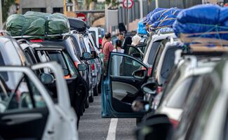 Reabren frontera de Melilla, ciudad española, con Marruecos tras cierre por crisis migratoria; cruzan cerca de 800 vehículos