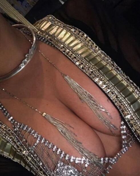 Lady Gaga sorprende y muestra sus curvas en bikini