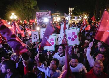 Al grito de "¡es un honor, Barbosa gobernador!", festejan morenistas en Puebla