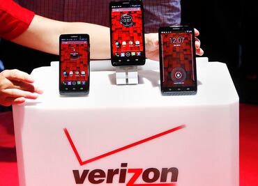 Con bloqueo de celulares Verizon busca combatir robos