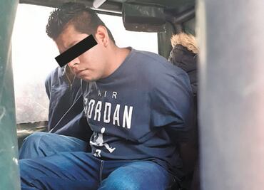 Arrestan a 12 sujetos por extorsionar en una obra