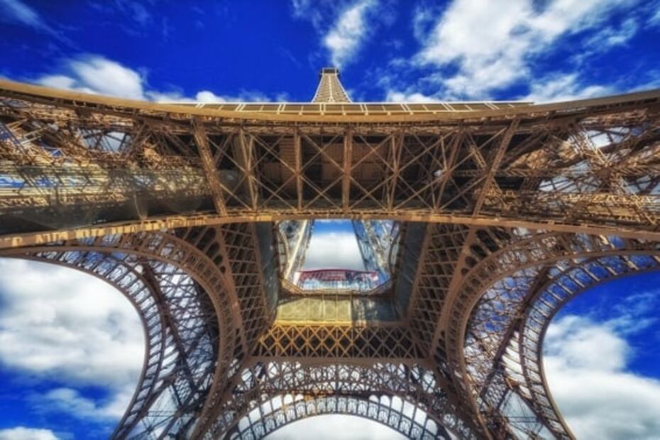 Torre Eiffel: cuánto cuesta cenar en el monumento más visitado del mundo