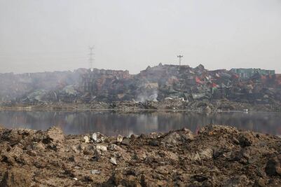 Vuelve a incendiarse almacén de Tianjin