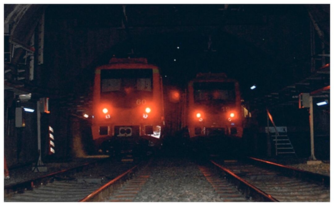 ¿Ya conoces la leyenda urbana de la mujer sonriente del metro de la CDMX? Imagen: Imagen: Facebook Metro CDMX