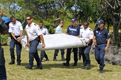 Malasia confirma que pieza de avión es de Boeing 777