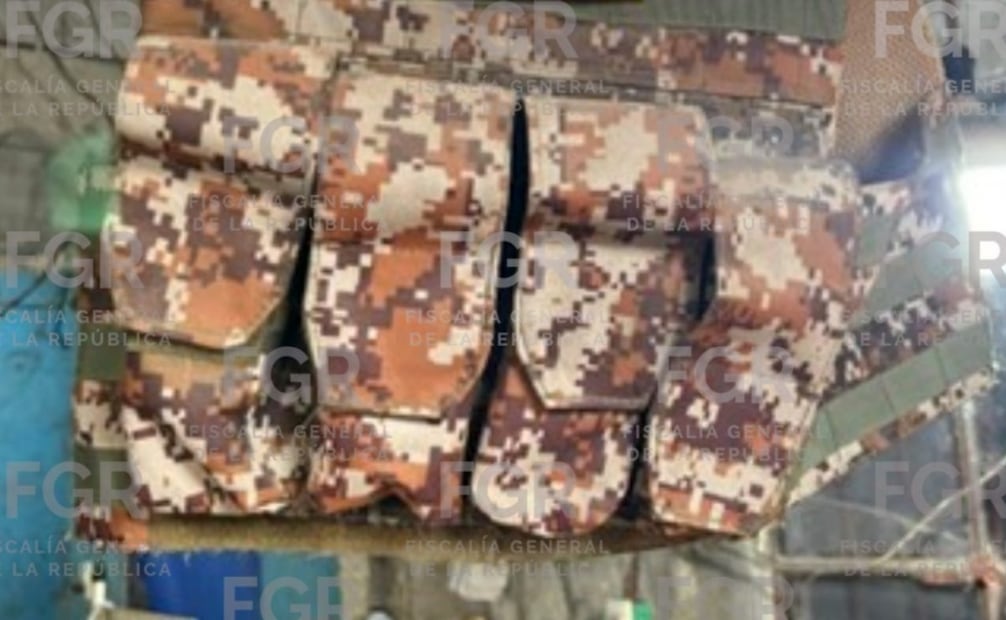 Aseguran taller donde se falsifican uniformes e insignias de las Fuerzas Armadas en Veracruz (19/01/2026). Foto: Especial