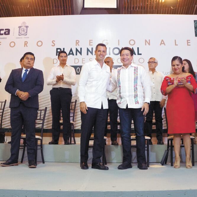 El gobernador Alejandro Murat prevé que Oaxaca encabece el desarrollo de México ante los proyectos anunciados por el Presidente para el estado. EDWIN HERNÁNDEZ. EL UNIVERSAL